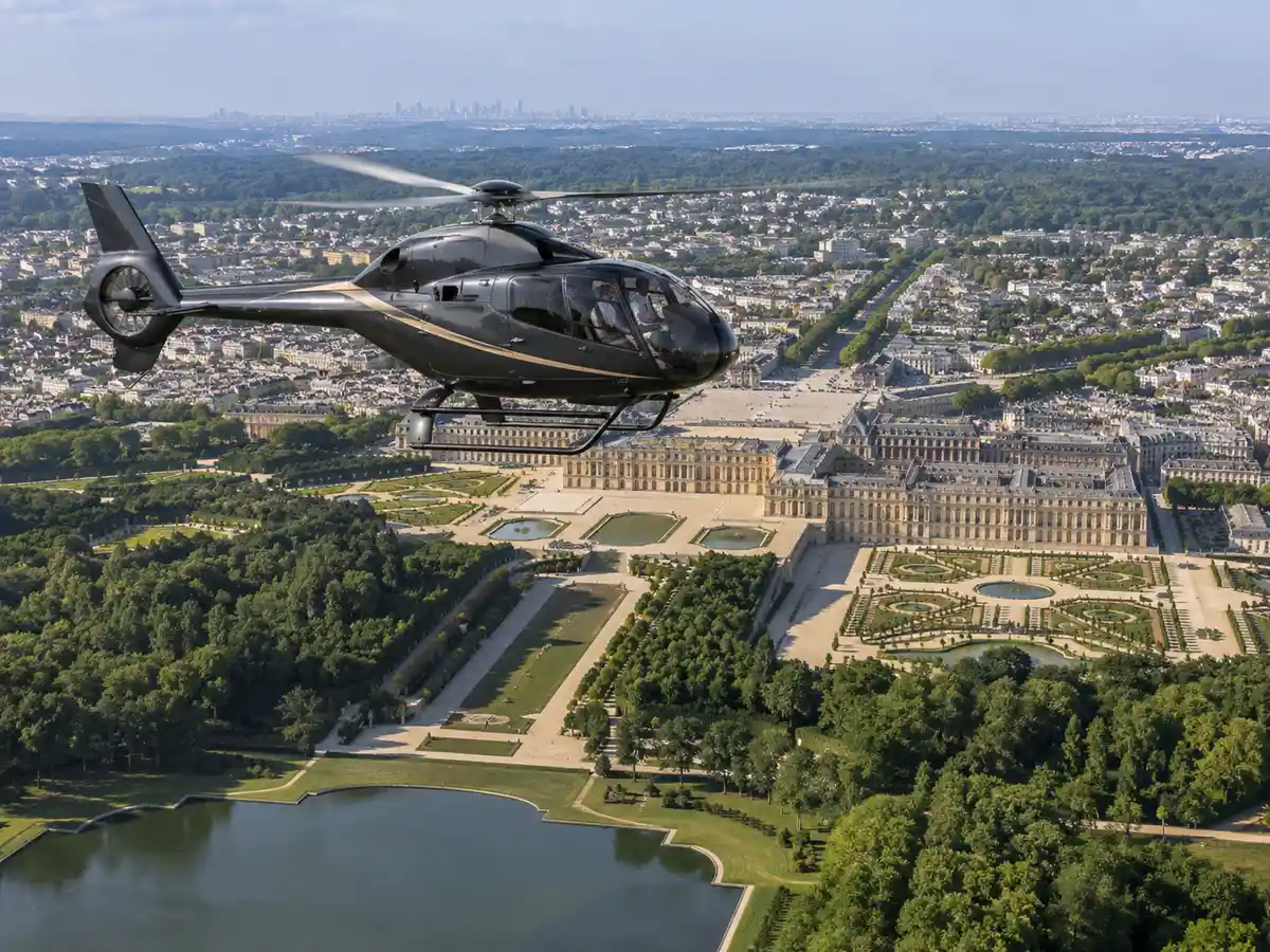 Vol en hélicoptère à Paris : où décoller et que peut-on réellement survoler ?